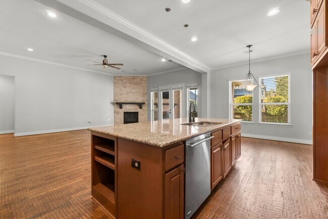 Building Photo - 161 Riverbend Way