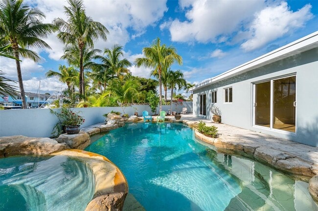 Building Photo - 2780 NE 16th St