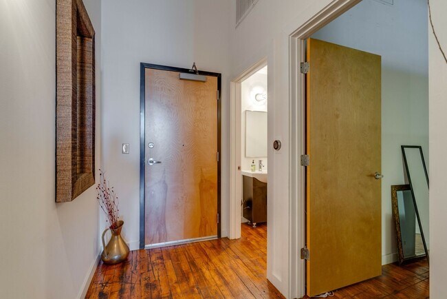 Building Photo - Amazing Germantown Loft in Historic Werthan Mills Lofts!