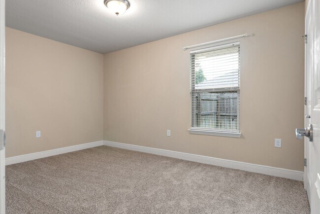 Building Photo - 4599 Belvedere Circle
