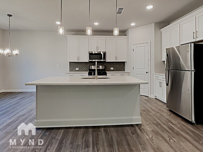 Building Photo - 719 Riverwood Pass