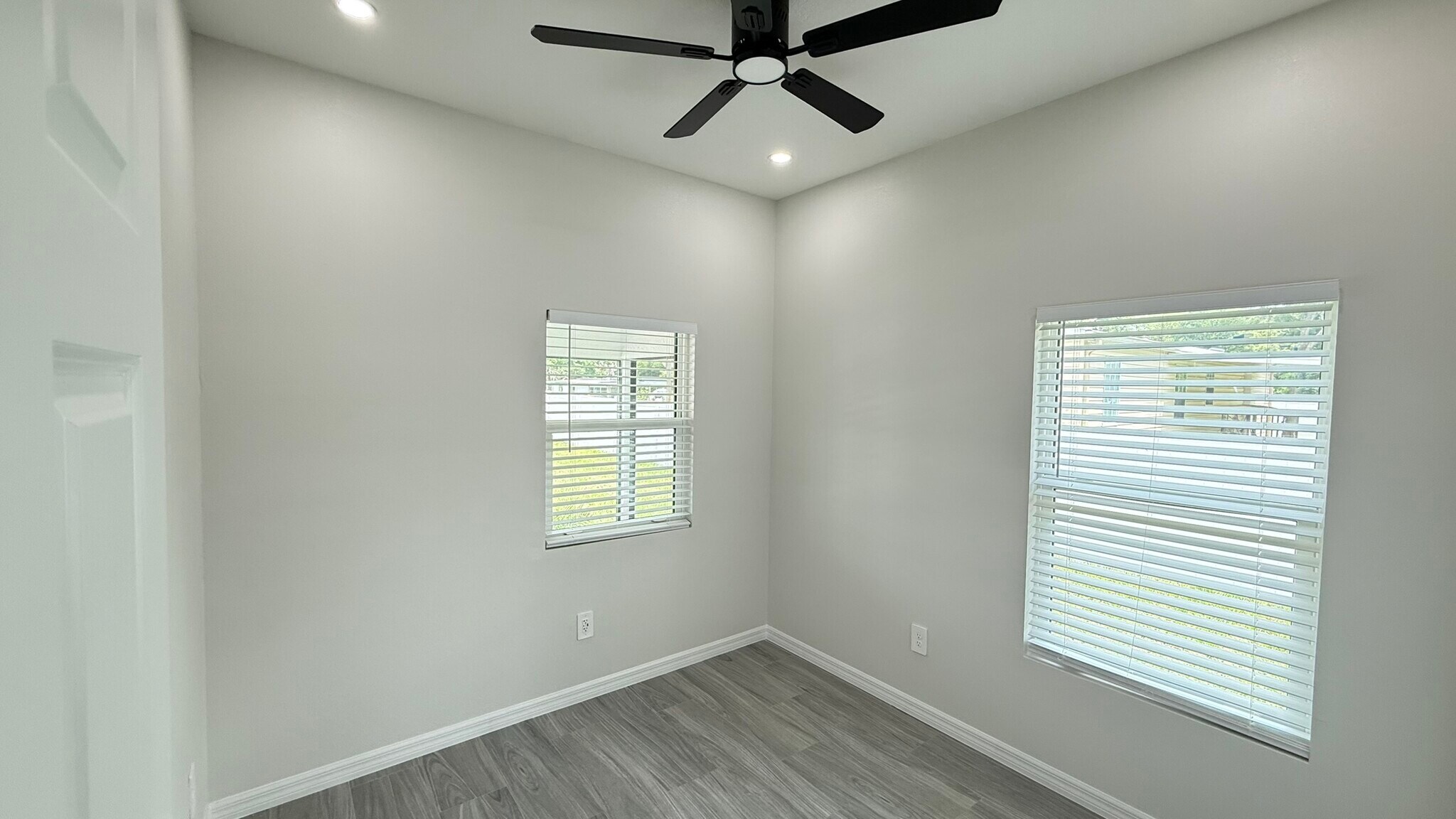 Building Photo - 37542 Eiland Blvd