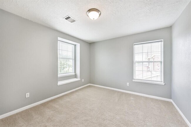 Building Photo - 22218 Orchard Dale Dr