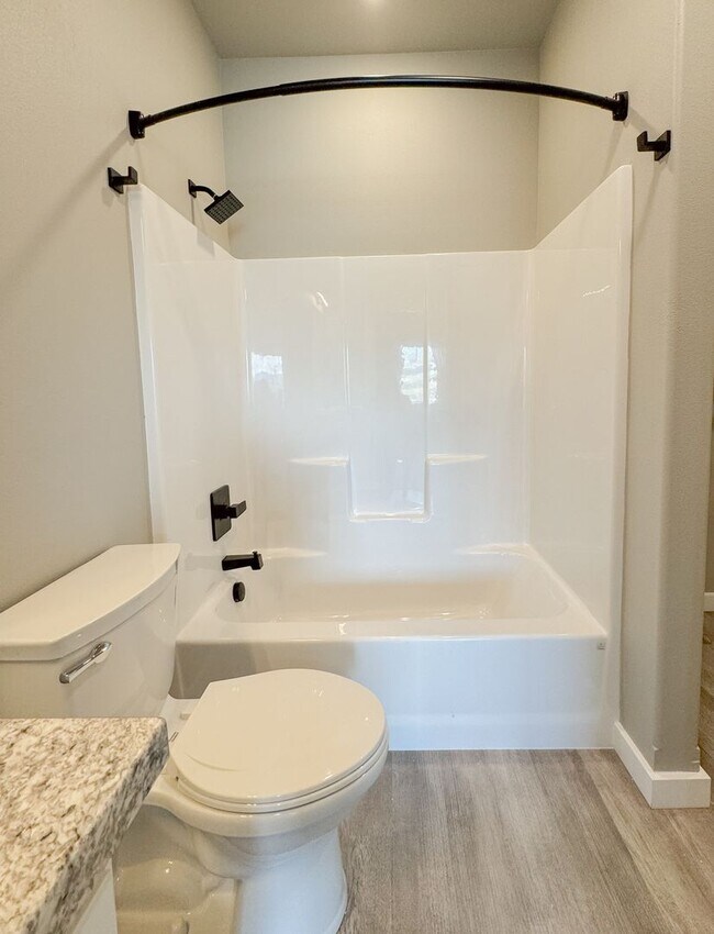 Building Photo - Pet Friendly 2 bed/ 2 bath unit at Soldier...