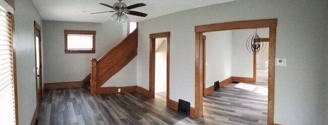 Building Photo - 239 Bachtel St SE