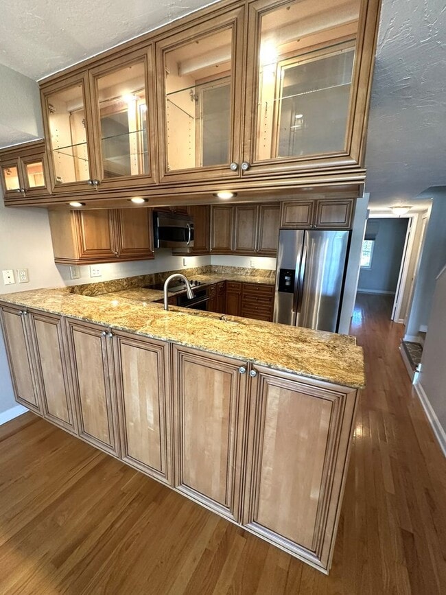 Building Photo - Tierra Verde WATERFRONT Annual Unfurn. 3BR 3BA 2 Car Tandem Garage Townhome & optional slip