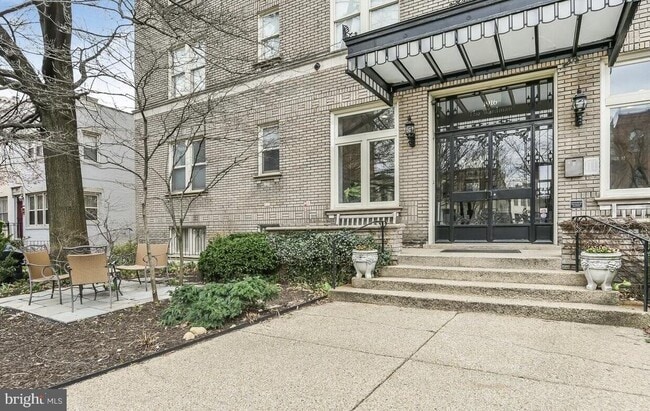 Building Photo - 1916 17th St NW