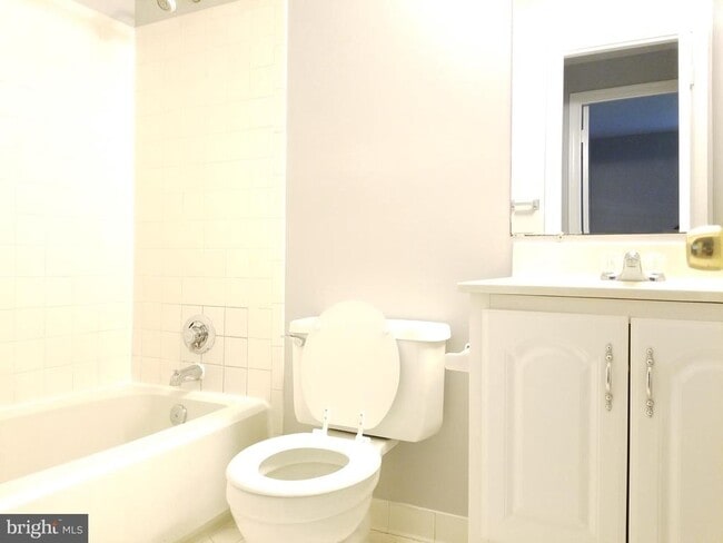 Building Photo - 8223 Goldstream Ct