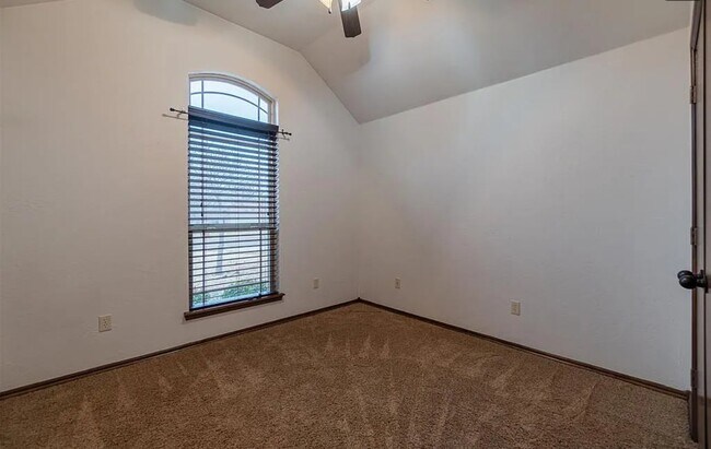 Building Photo - 7504 Meadow Lake Dr