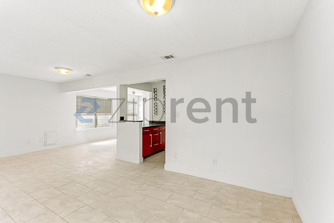 Building Photo - 182 Bent Arrow Dr