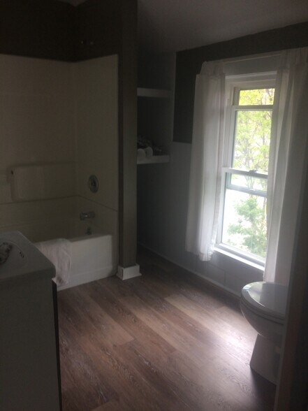 Building Photo - 47 Prospect St