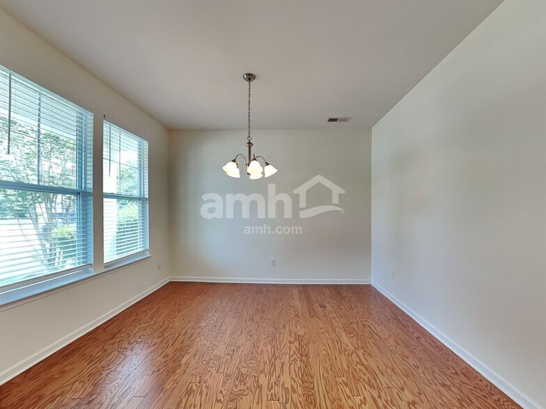 Building Photo - 312 Sanctuary Park Dr