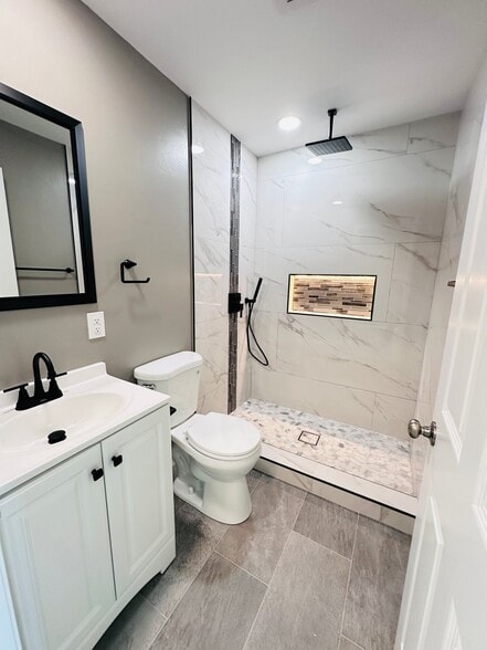Building Photo - 1649 Marl Ave