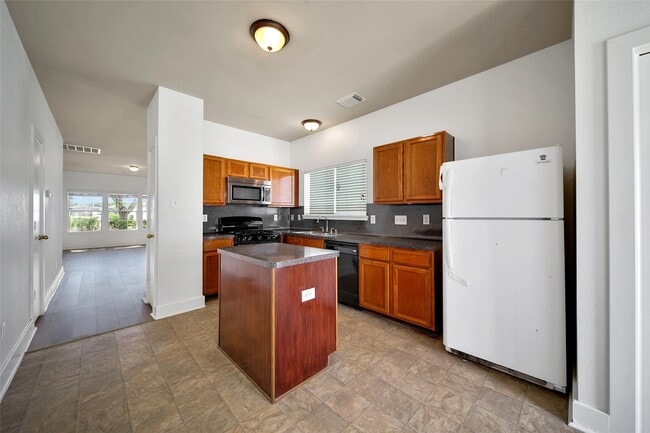 Building Photo - 11920 Princess Garden Way