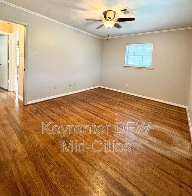 Building Photo - 2505 Crestview Cir
