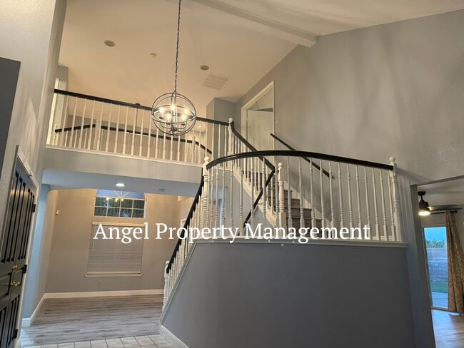 Building Photo - 9131 Brienne Way