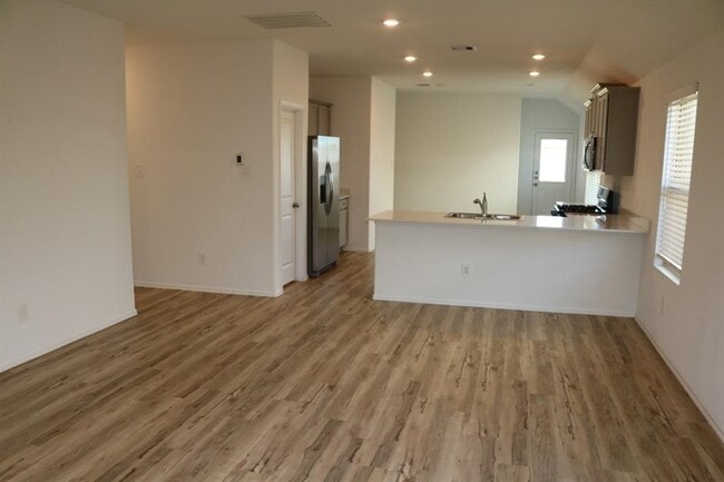 Building Photo - 24030 Steep Climb Dr