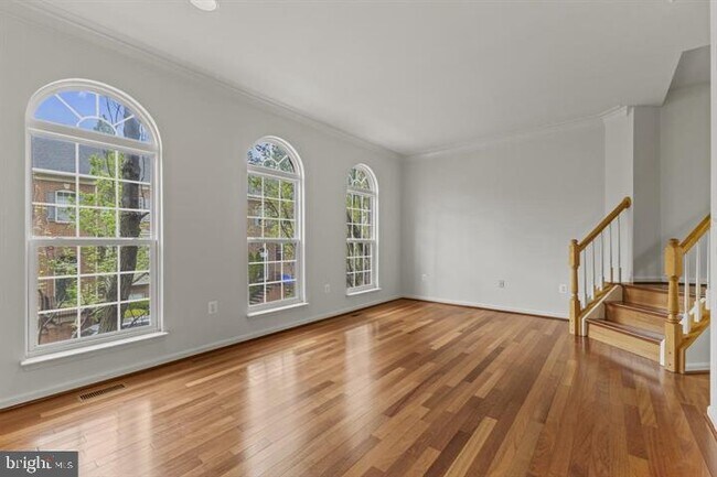 Building Photo - 46212 Walpole Terrace