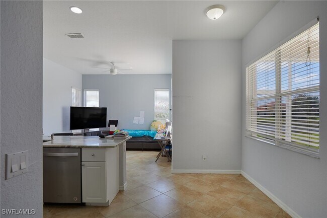 Building Photo - 9130 Spring Mountain Way