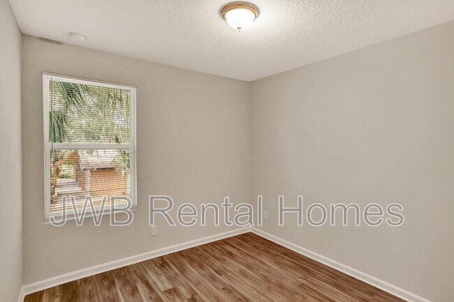 Building Photo - 6039 Carolines Ct