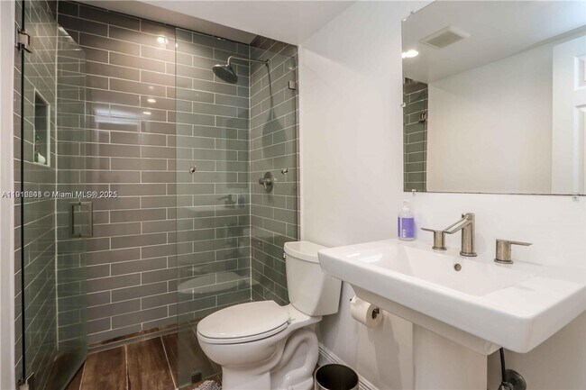 Building Photo - 16509 Fox Den Ct