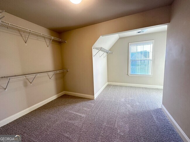 Building Photo - 5605 Upper Creek Ct