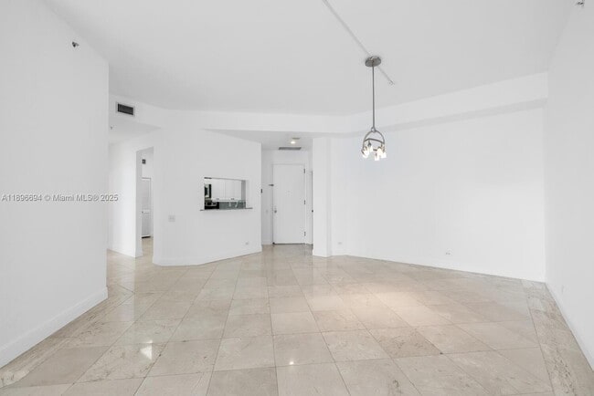 Building Photo - 888 Brickell Key Dr