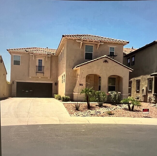 Building Photo - 1139 E Park Ave