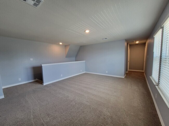 Building Photo - Brookstone Creek Beauty – 4 Bedrooms, 3 Bathrooms, and Smart Features Throughout