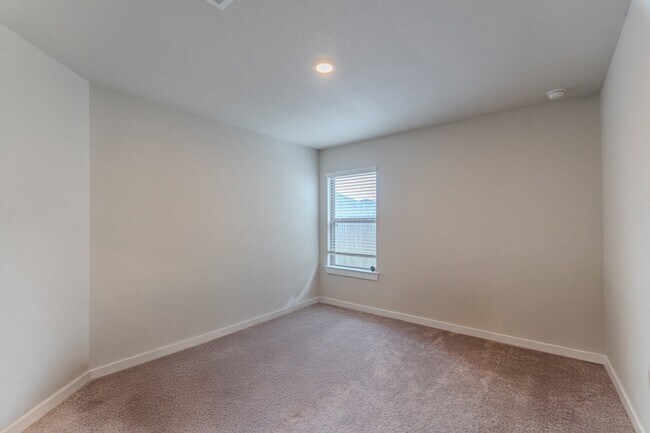 Building Photo - 22035 Juniper Crossing Dr