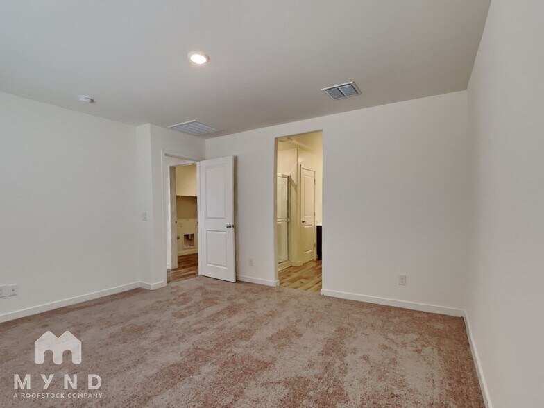 Building Photo - 1090 W Virginia Ave