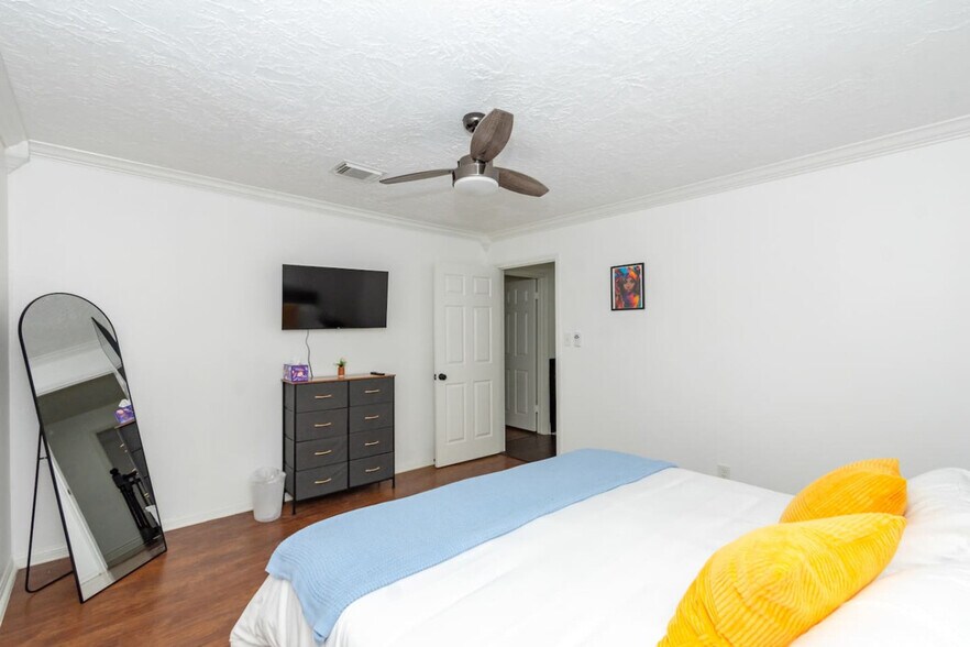 Building Photo - 1423 Sweet Grass Trail