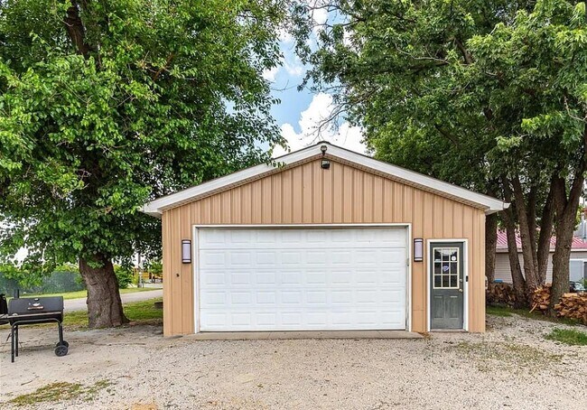 Primary Photo - 1029 Thomas V Bryant Dr