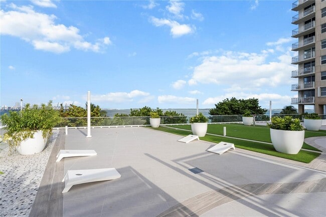 Building Photo - 770 Claughton Island Dr