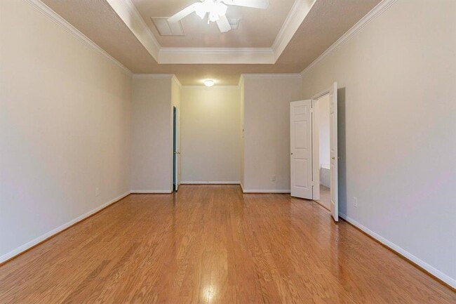 Building Photo - 8315 Mission Estates Dr