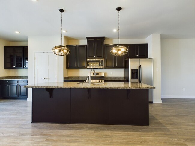 Building Photo - 537 Crofton Village Terrace