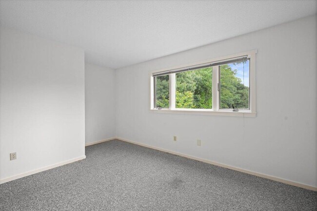 Building Photo - 605 Heritage Hills