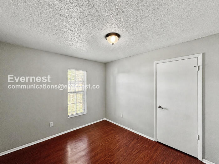 Building Photo - 1649 Valeview Ct