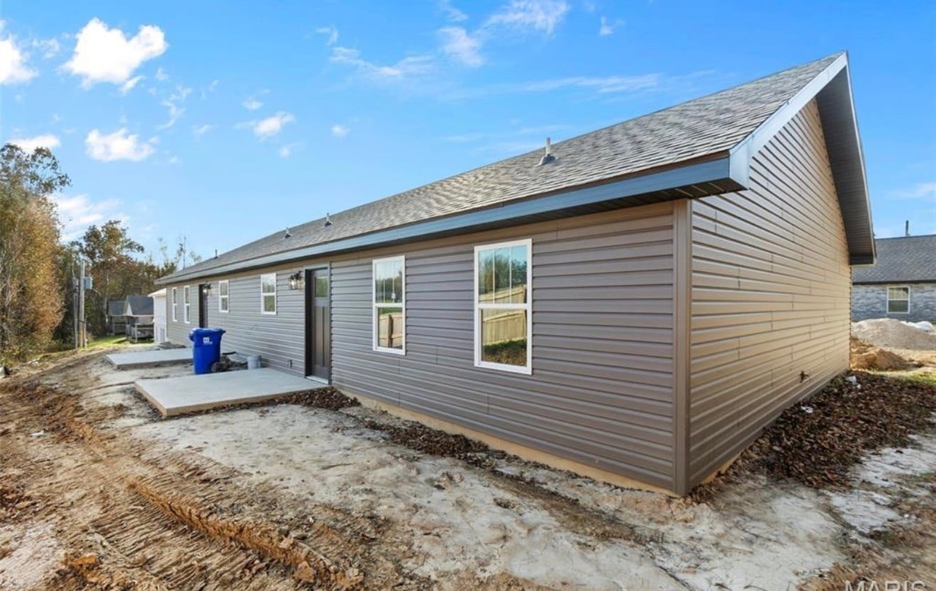 Building Photo - 231 Cedar Cir