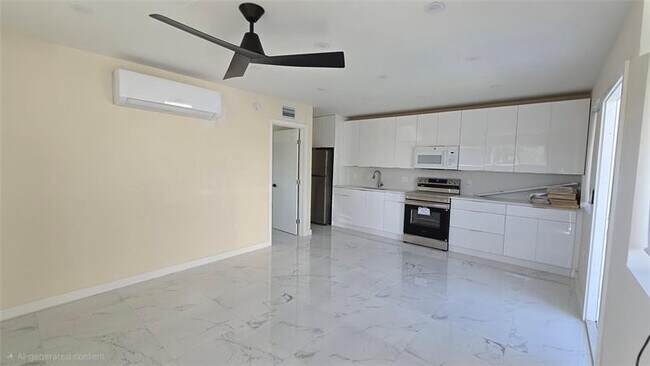 Building Photo - 4533 Poinciana St