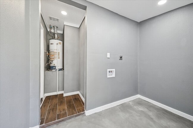 Building Photo - 1900 Oregon St