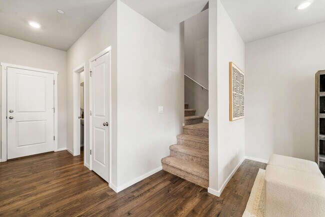 Building Photo - Beautiful Home in Puyallup