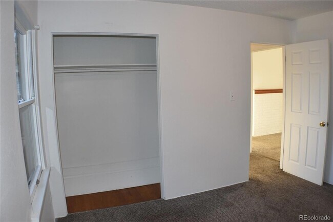 Building Photo - 2921 Beacon St