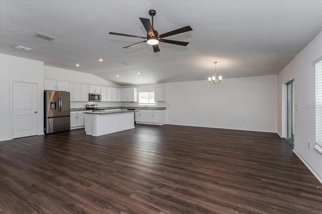 Building Photo - 1434 Geranium Dr