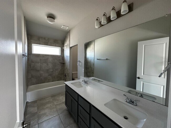 Building Photo - 109 Riverhill Dr