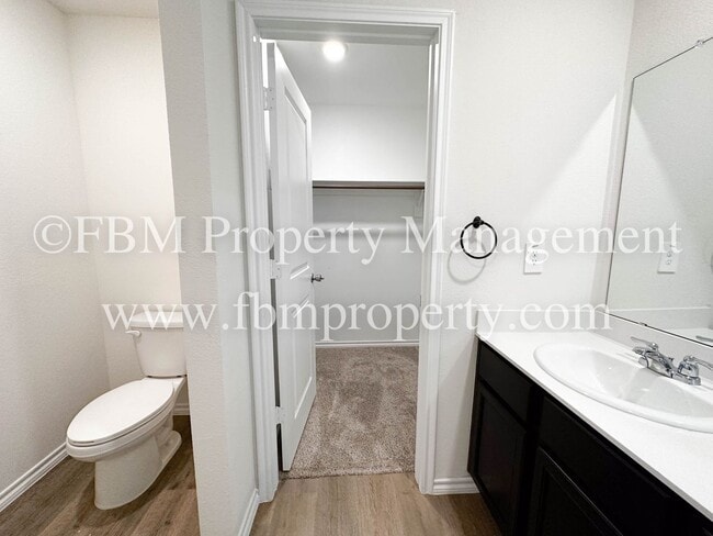 Building Photo - 864 Keystone Ct