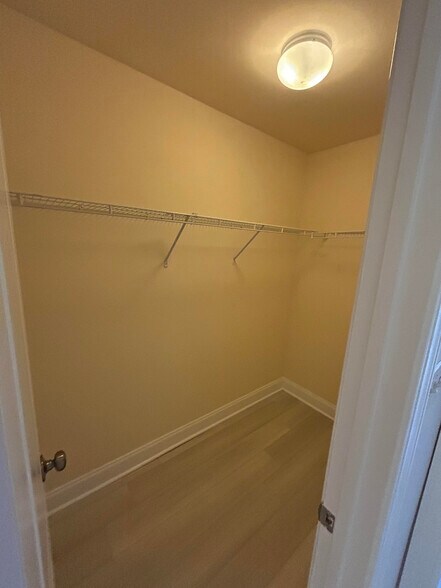 Building Photo - 640 Orchard Ridge Dr