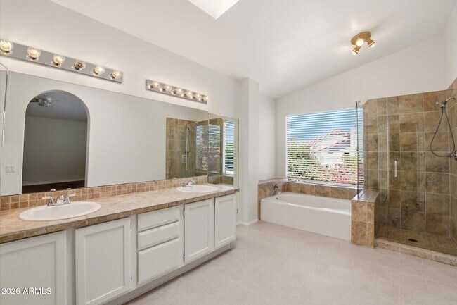 Building Photo - 9012 E Sutton Dr