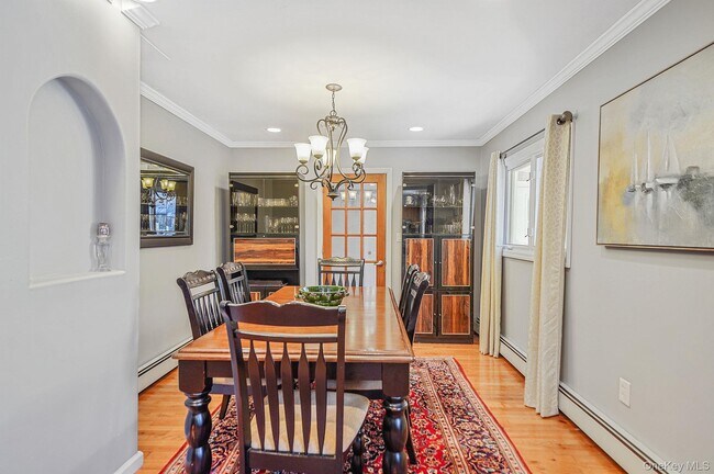 Building Photo - 6 Fairfields Ln