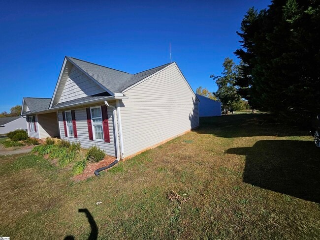 Building Photo - 132 Falcon Ridge Dr